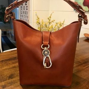 Dooney & Bourke Lily Bucket Bag!